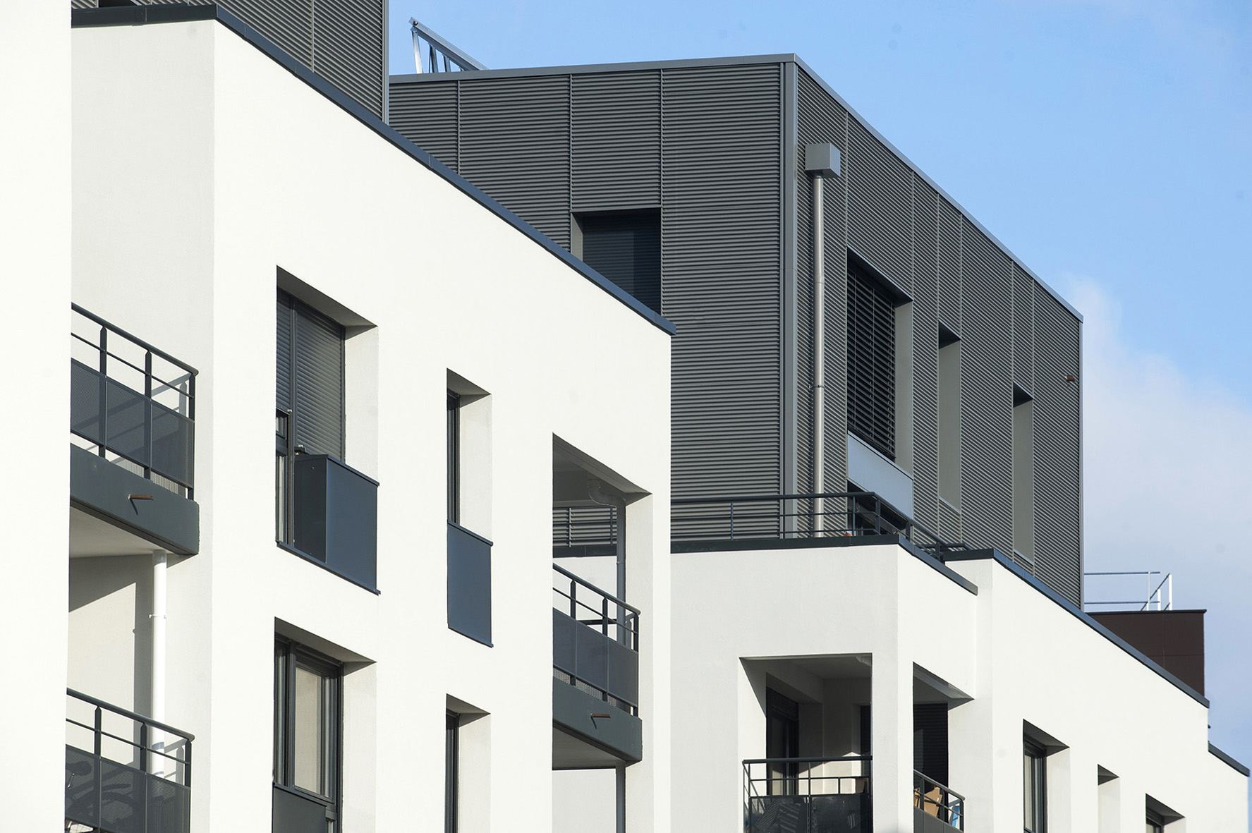Détail des façades et balcons de l'îlot A4E
