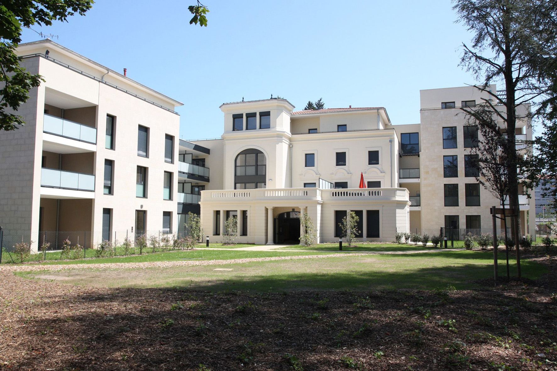 Vue générale de la résidence Sevea et de son parc